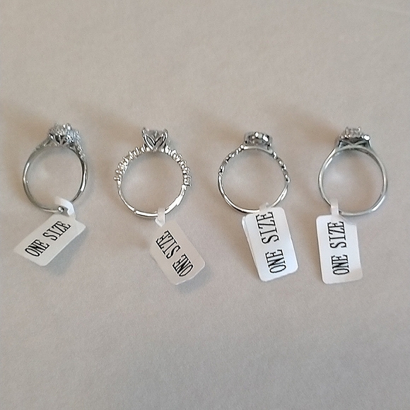 BNWT Bundle Of 4 Adjustable Rings - Picture 3 of 7